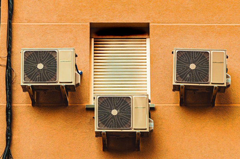 Split-Klimaanlagen in der Außenansicht