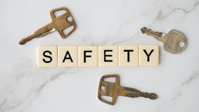 drei Schlüssel und das Wort Safety